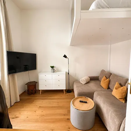 Juva-apartment Renovierte Altbauwohnung Im Herzen Von Апартаменты *